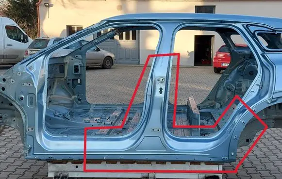 Ford Explorer Pillar (middle) 
