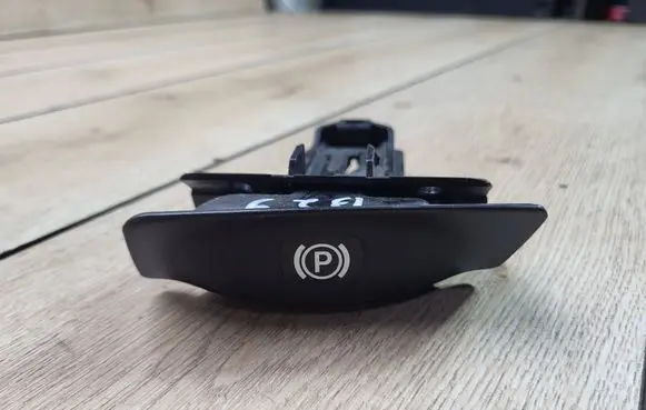 Mercedes-Benz E W211 Hand brake release handle 2114200077 70050100