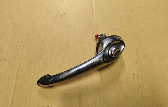 Chrysler PT Cruiser Front door exterior handle 04121012AB
