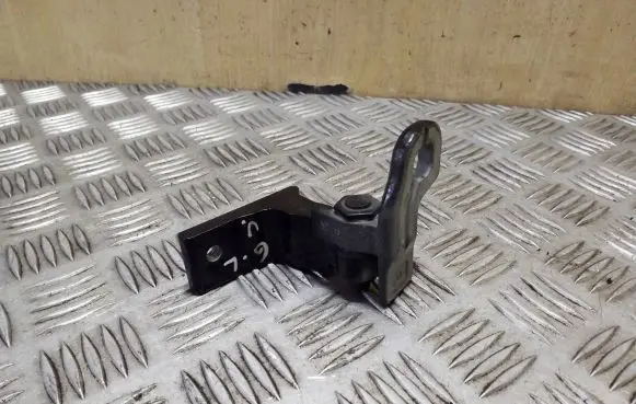 Volvo V40 Rear door upper hinge 31352692