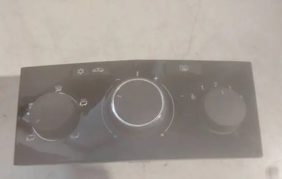 Opel Zafira B Climate control unit 13308176 901513610002 01042011