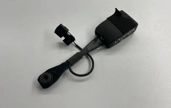Opel Insignia A Front seatbelt buckle 13327468