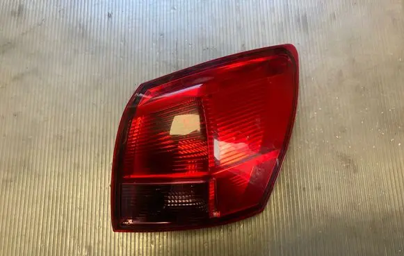 Nissan Qashqai Rear/tail lights 05090
