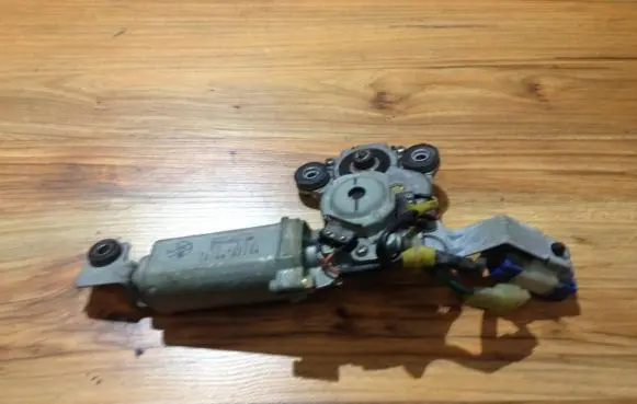 Mitsubishi Galant Sunroof motor/actuator 8573099184 1620002974