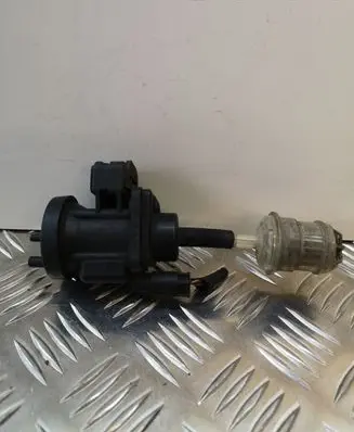 Mercedes-Benz Vaneo W414 Turbo solenoid valve A0005450427 4715396