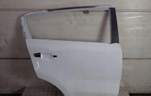 KIA Sportage Rear door 
