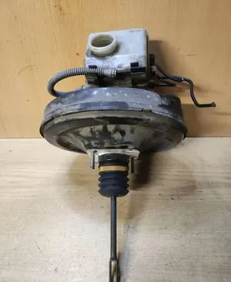 Opel Zafira B Brake booster 13142361