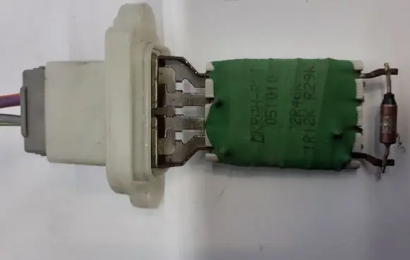 Ford Fiesta Heater blower motor/fan resistor 2R46K 1R12KR29K