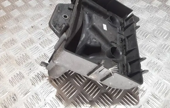 Skoda Fabia Mk1 (6Y) Battery tray 6Q0915331