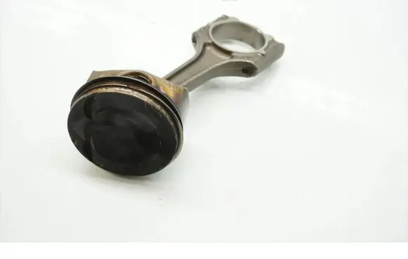Volkswagen Golf SportWagen Piston with connecting rod 