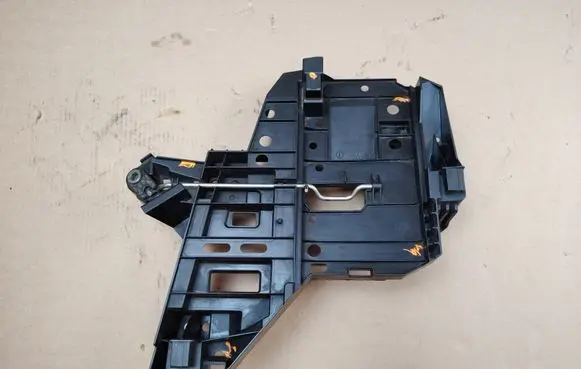Porsche Cayenne (9PA) Headlight/headlamp mounting bracket 7L5941045
