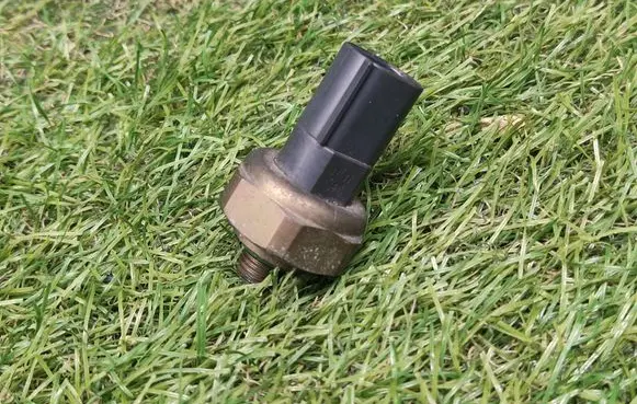 Air conditioning (A/C) pressure sensor