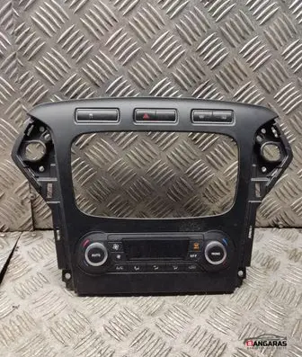 Ford Mondeo MK IV Climate control unit bm2t18c612hc