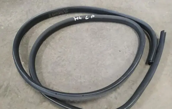 Ford Mondeo MK IV Front door rubber seal 