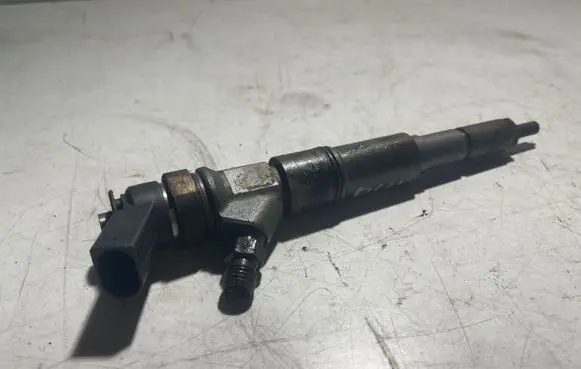 BMW X3 E83 Fuel injector 0445110216