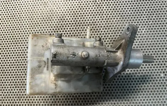 Renault Master III Master brake cylinder 03350890491