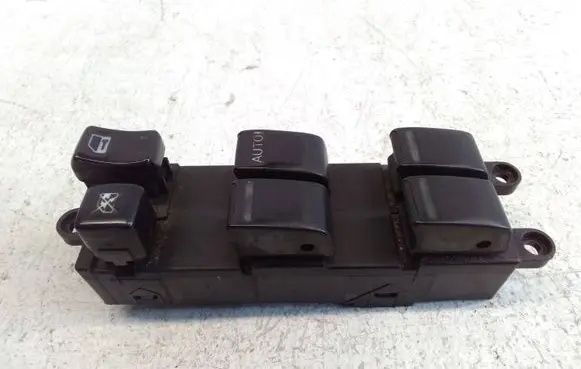 Nissan Navara D22 Electric window control switch