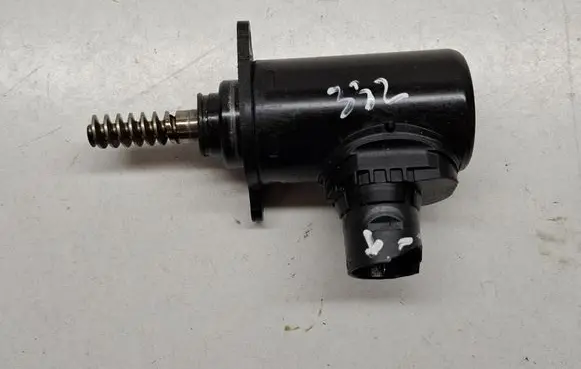 BMW 7 G11 G12 Valve oil control 7643073 11377643073