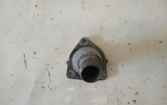KIA Sportage Thermostat housing 