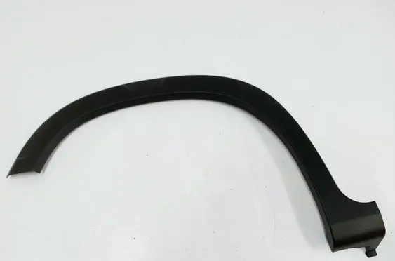 Rear fender molding trim