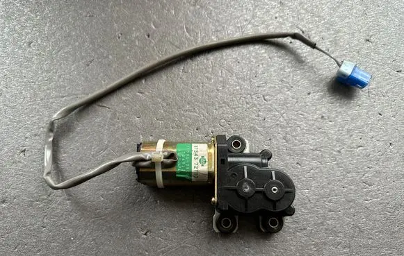 Nissan Patrol Y61 Seat adjustment motor 8734372T10