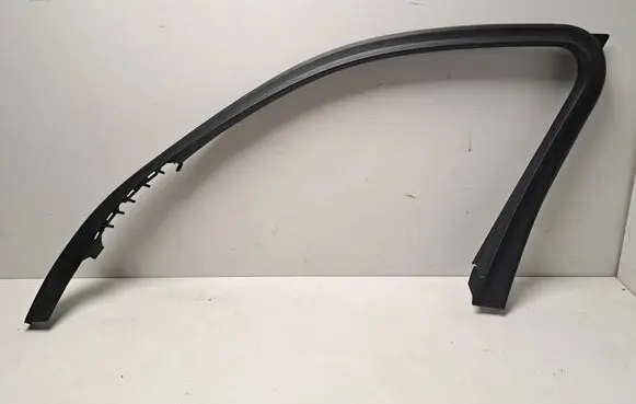 BMW X7 G07 Door glass trim 7445512