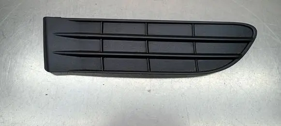 Volvo V50 Front bumper lower grill 30744922