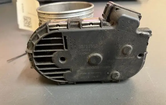 Volvo V70 Throttle body valve 30711552 0280750146