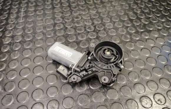 Audi A8 S8 D4 4H Rear door soft close latching motor 4F0837059