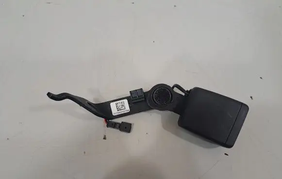 BMW i4 Rear seatbelt buckle 7442031