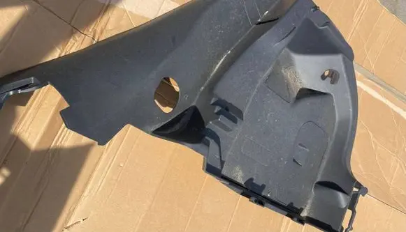 Toyota Yaris XP210 Tailgate/trunk side cover trim 