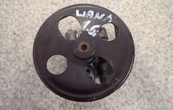 Suzuki Liana Power steering pump