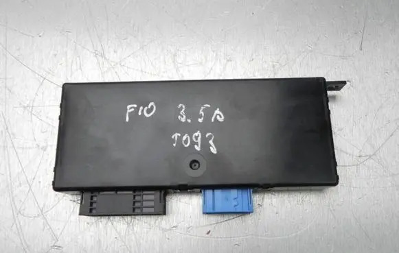 BMW 5 F10 F11 Gateway control module 9340522 G2103