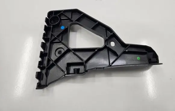 Audi A6 S6 C6 4F Front bumper mounting bracket 4F0807228
