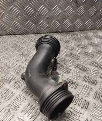 Volkswagen Touareg I Intercooler hose/pipe 7L6145958A