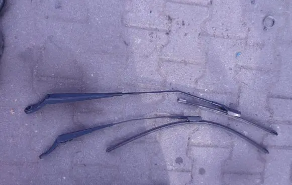 Citroen C3 Front wiper blade arm 