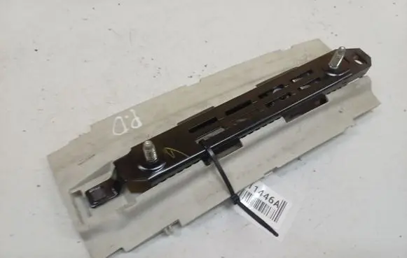 Opel Vectra C Seat belt adjustment rail