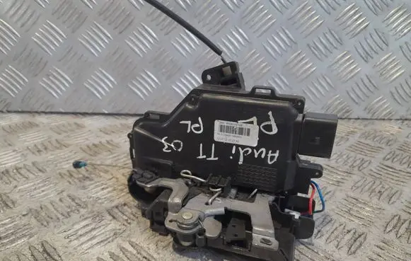 Audi TT Mk1 Front door lock 8N2837016B PA66307G1
