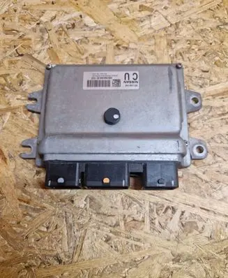 Nissan Juke I F15 Engine control unit/module MEC940040