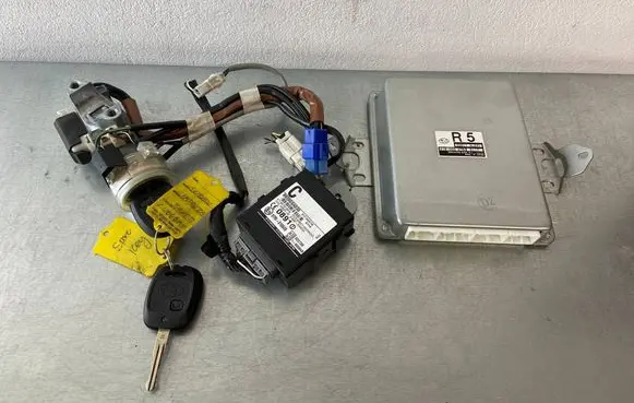 Subaru Impreza II Engine ECU kit and lock set 22611AL241 A18000R7B