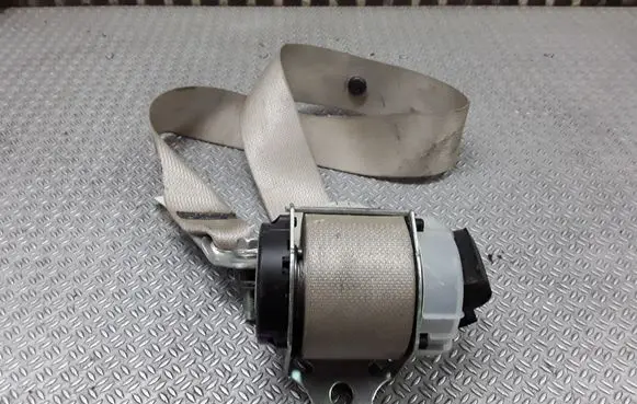 Nissan Prairie Rear seatbelt 605210800