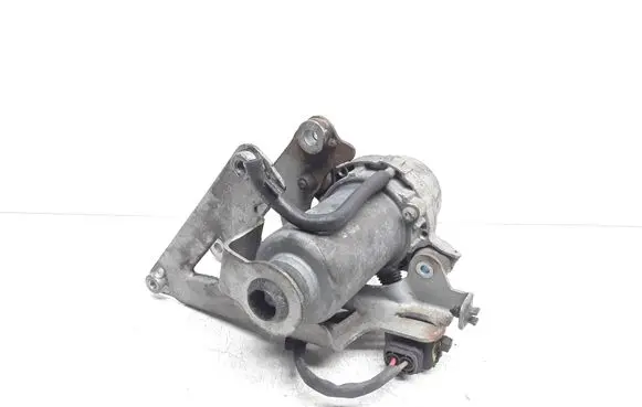 Mercedes-Benz C W205 Vacuum pump A0004303832