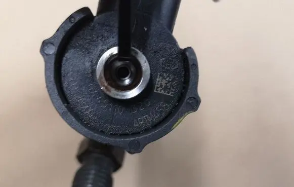 Hyundai i20 (PB PBT) Fuel injector 0445110320