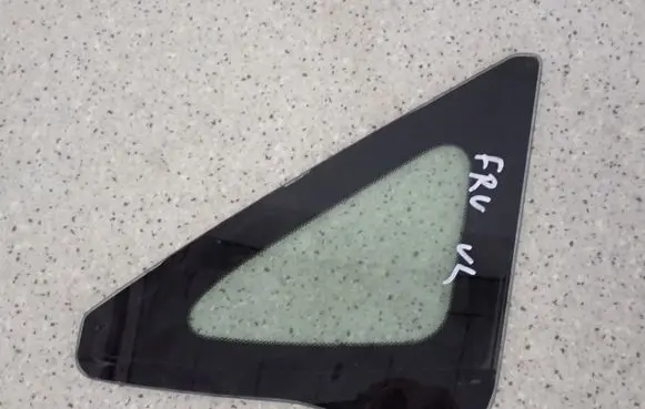 Honda FR-V Side middle window/glass FRVSZYBAVLKAROS