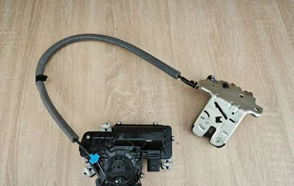 Audi Q3 F3 Tailgate/trunk/boot lift motor 5TA827887C 81A827506