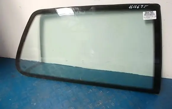 Volkswagen Golf IV Rear side window
