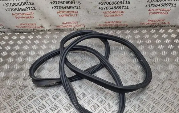 Audi A4 S4 B8 8K Trunk rubber seal (body) 