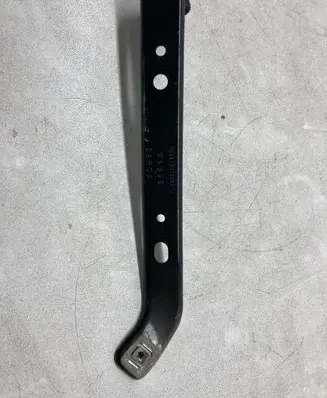 Ford Mustang VI Fender mounting bracket FR3B16C199BC