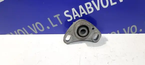 Volvo V70 Engine mount bracket 8666204