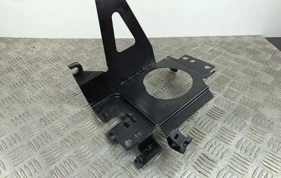 Nissan Qashqai J12 Engine control unit holder 